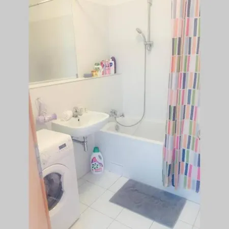 Three Towers With Parking And Nice View Daire *